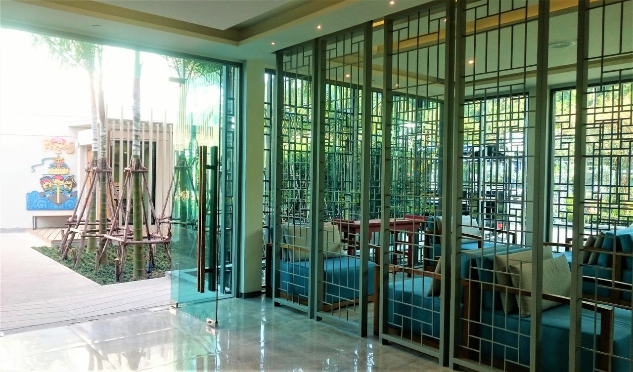Fusion Suites Phuket Patong Bagian luar foto A room divider