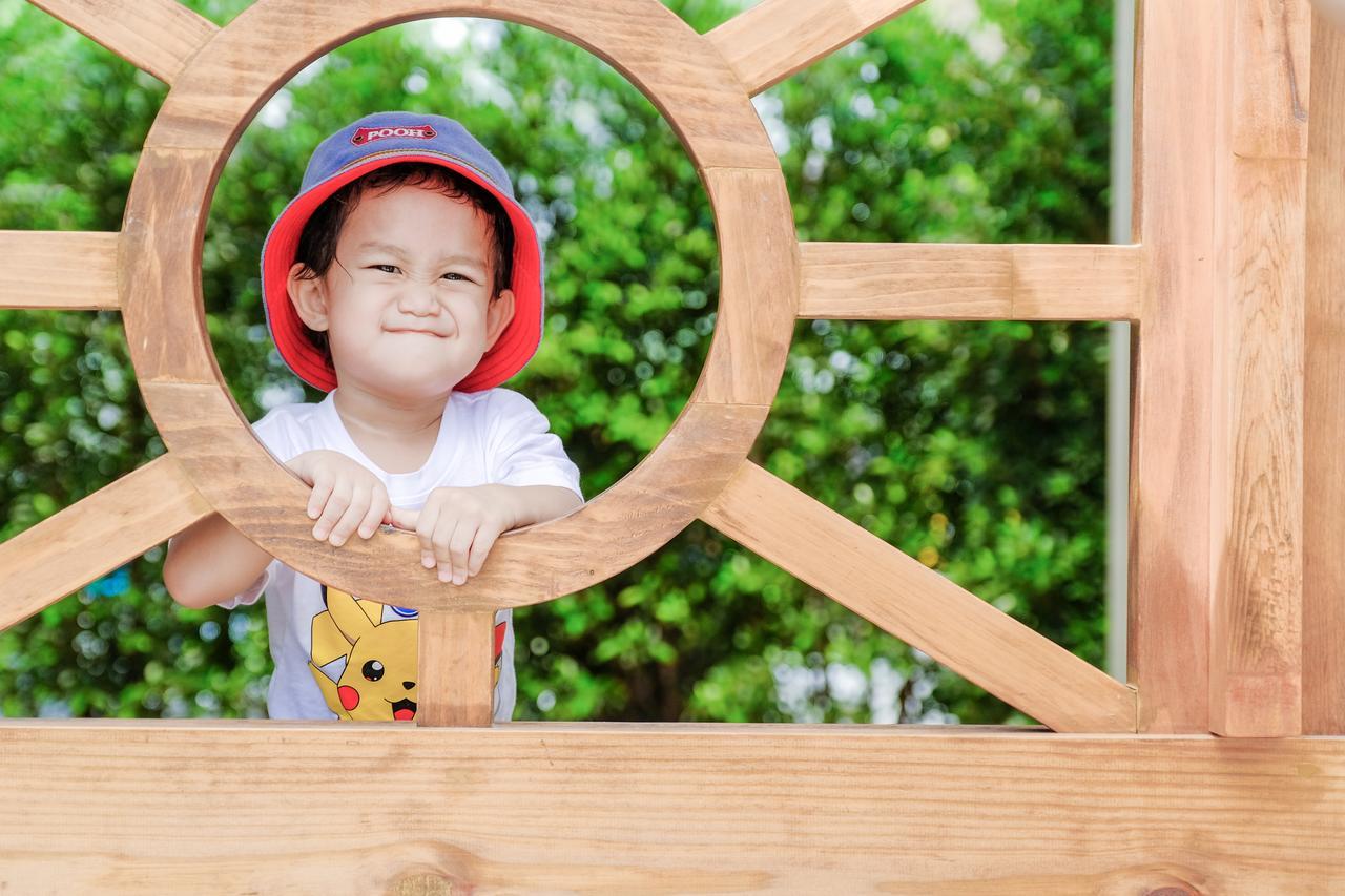 Fusion Suites Phuket Patong Bagian luar foto A child