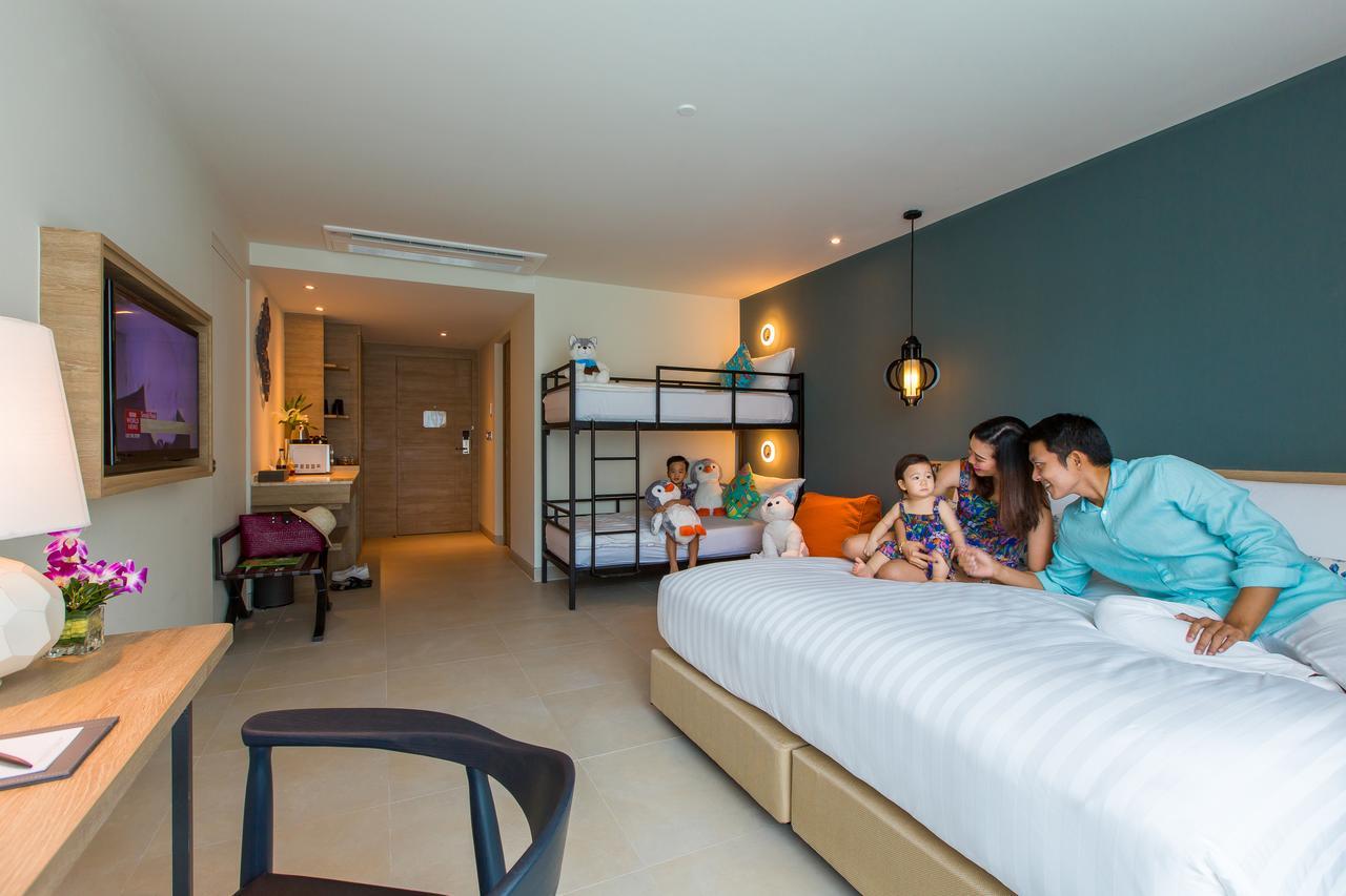 Fusion Suites Phuket Patong Bagian luar foto Family room at the hotel